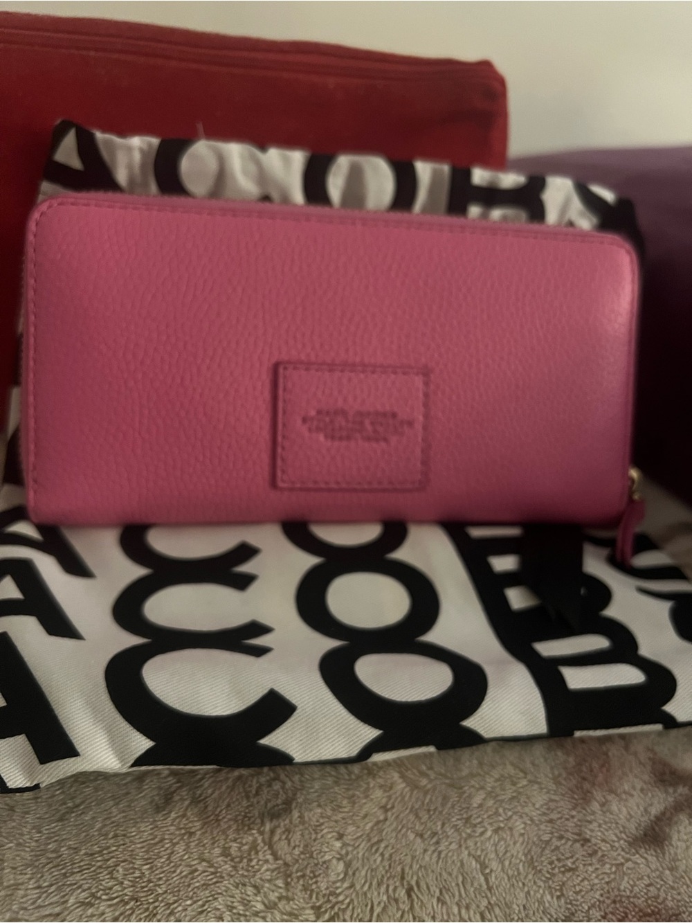 Marc Jacobs Pink Pebbled Leather Zip-Around Wallet with Embossed Logo - Picture 3 of 5